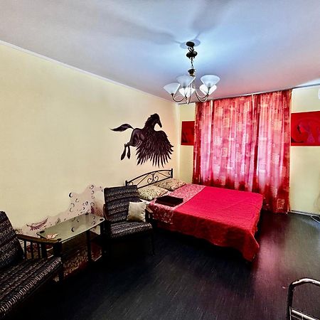 Apartment Near Train Station And Close To City Center Київ Екстер'єр фото