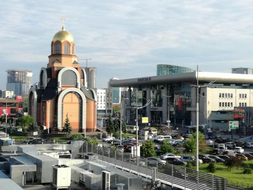 Apartment Near Train Station And Close To City Center Київ Екстер'єр фото