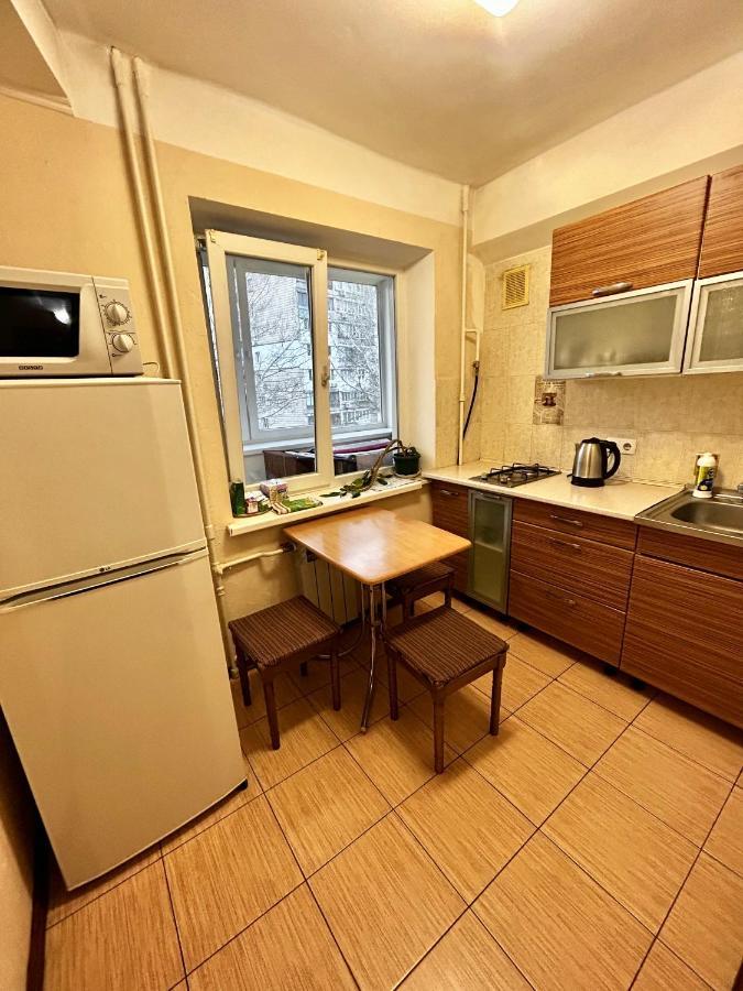 Apartment Near Train Station And Close To City Center Київ Екстер'єр фото