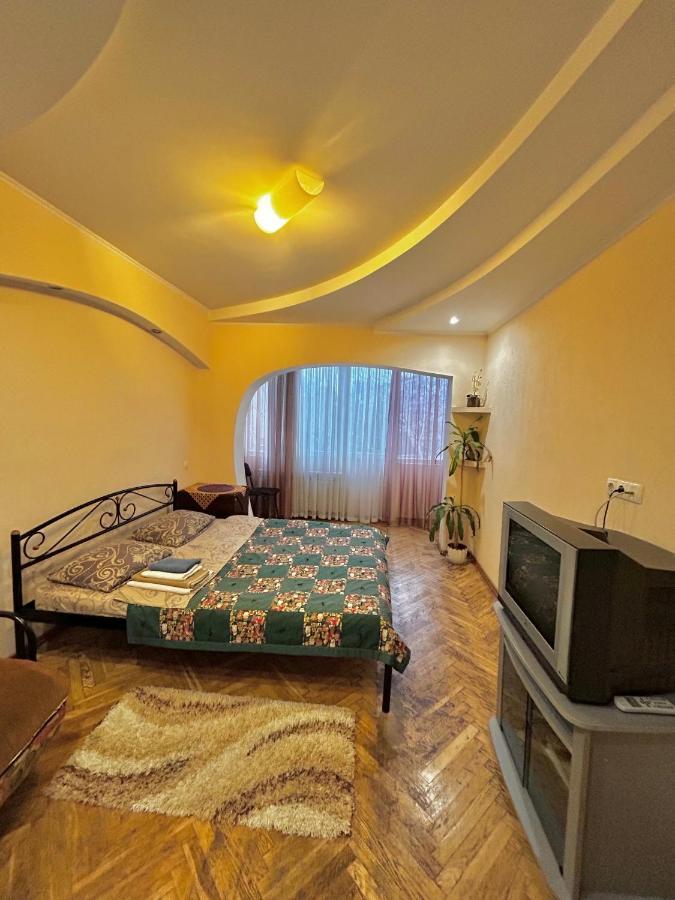 Apartment Near Train Station And Close To City Center Київ Екстер'єр фото