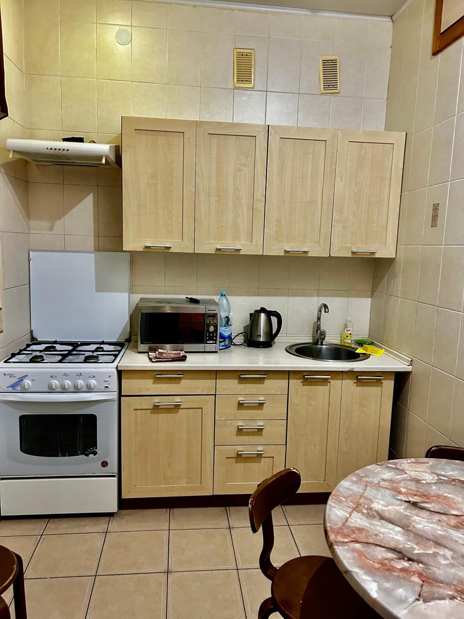 Apartment Near Train Station And Close To City Center Київ Екстер'єр фото