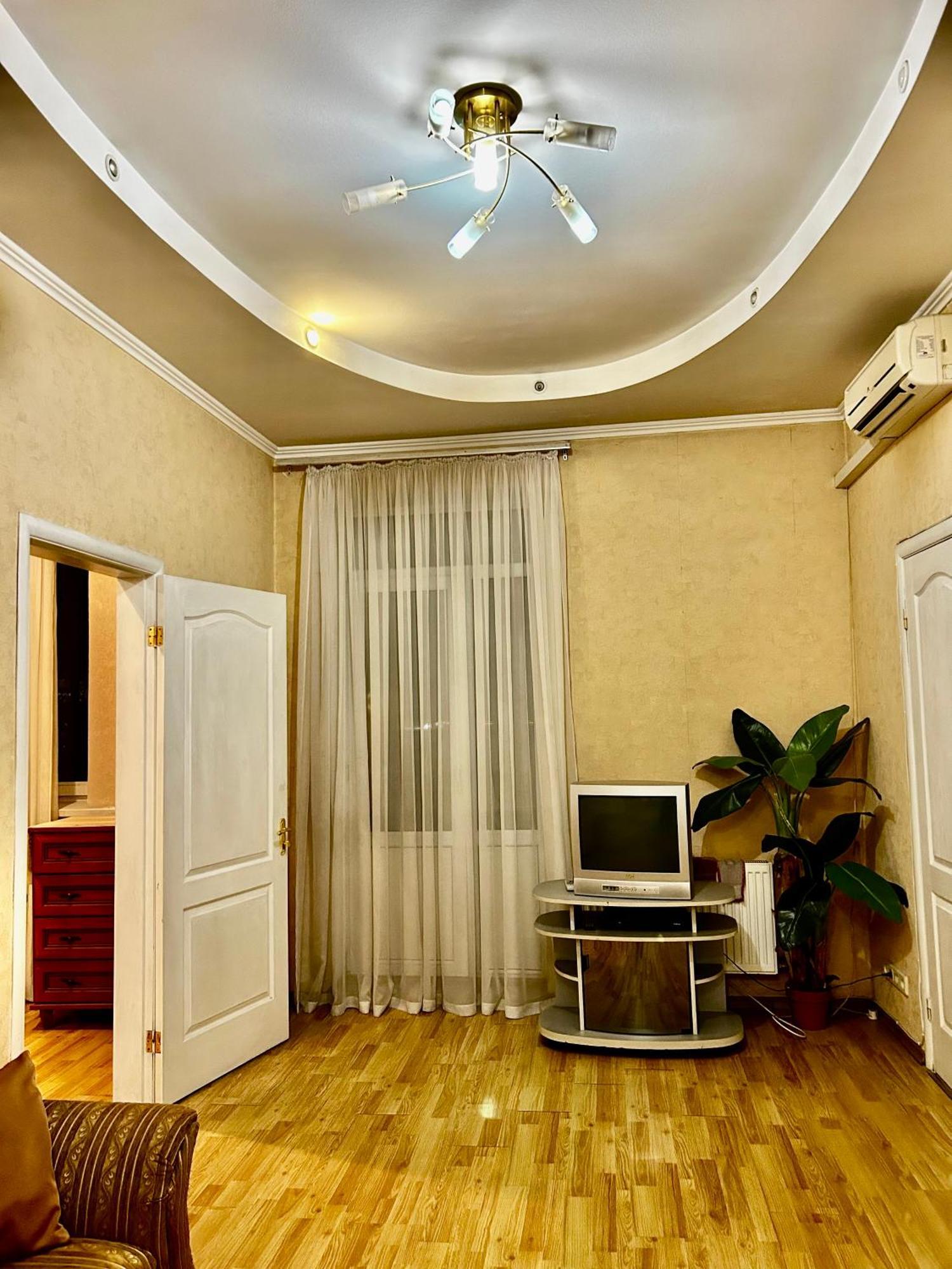 Apartment Near Train Station And Close To City Center Київ Екстер'єр фото