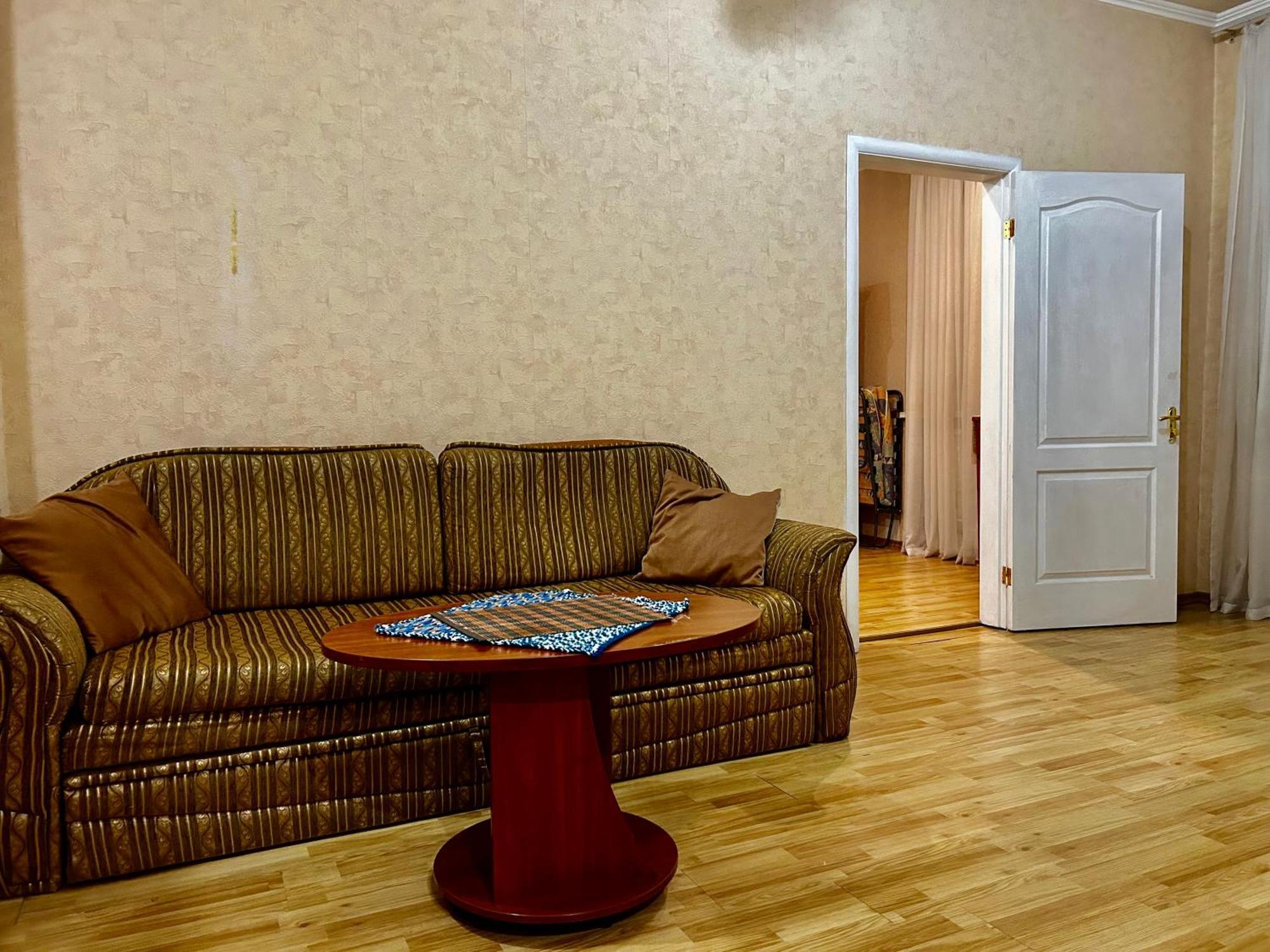 Apartment Near Train Station And Close To City Center Київ Екстер'єр фото