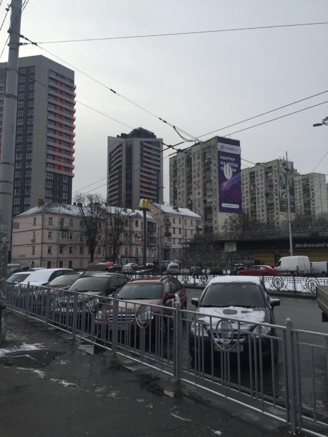 Apartment Near Train Station And Close To City Center Київ Екстер'єр фото